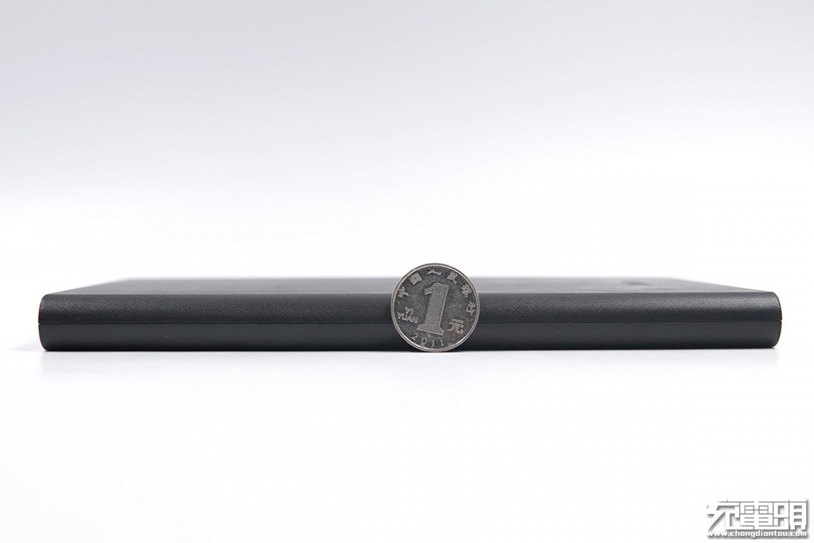 羽博20000毫安充电宝自带线评测,羽博充电宝插电