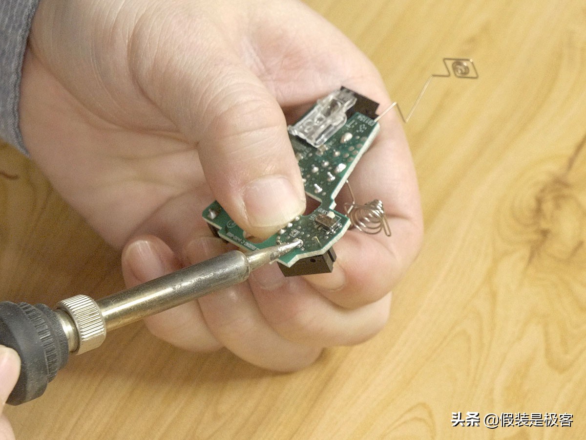 按键精灵鼠标键盘突然不灵了,无线鼠标摔了按键不灵怎么修