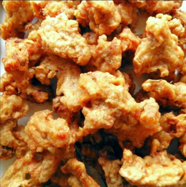 干香酥脆、鲜嫩多汁的【桥头排骨】腌制配方和火候的才是关键。