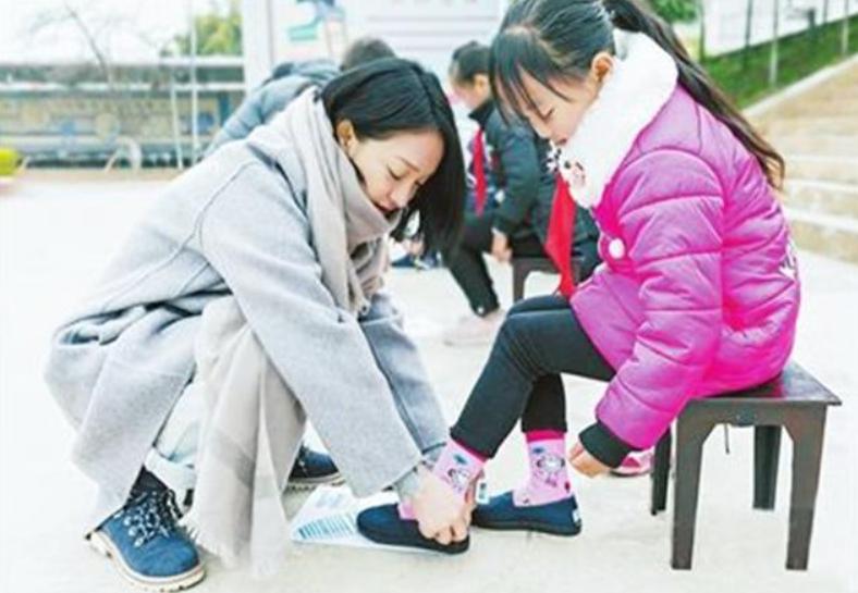 妈妈舍不得给孩子买鞋顶脚,孩子新买的鞋子顶脚怎么办