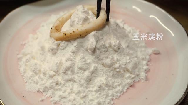 酥到掉渣粤语,酥炸鱿鱼圈炸几分钟