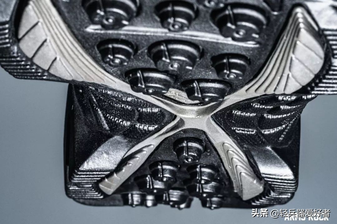 日常防水军靴,军靴下雨天可以穿吗