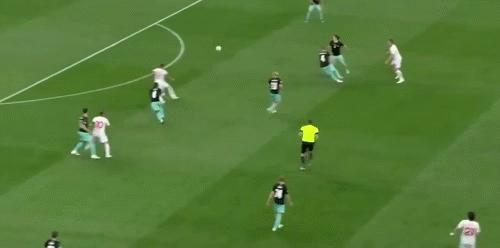 17岁登上世界杯舞台,17岁之前完成国家队首秀