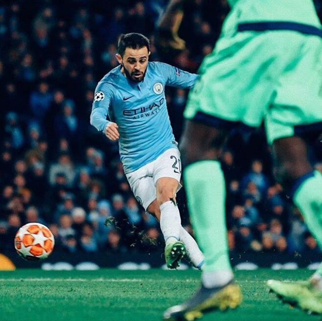 足球防守反击和传控打法,足球防守进步