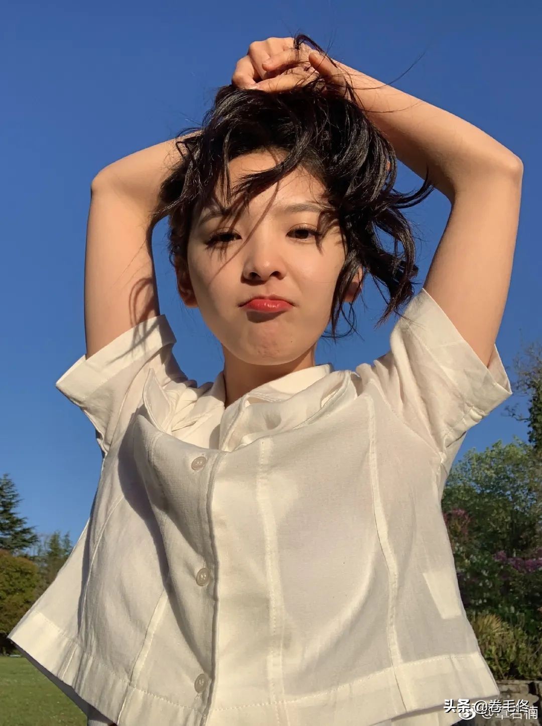 女生必须要学会的几个拍照小技巧,女神拍照技巧与角度和p图