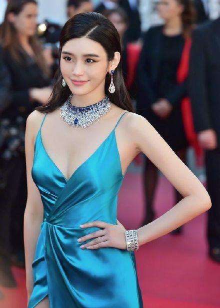 改善含胸驼背弹力带有用吗,弹力带含胸驼背改善训练