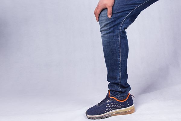 膝盖弯曲经常有响声是缺钙吗,走路多膝盖疼是缺钙吗