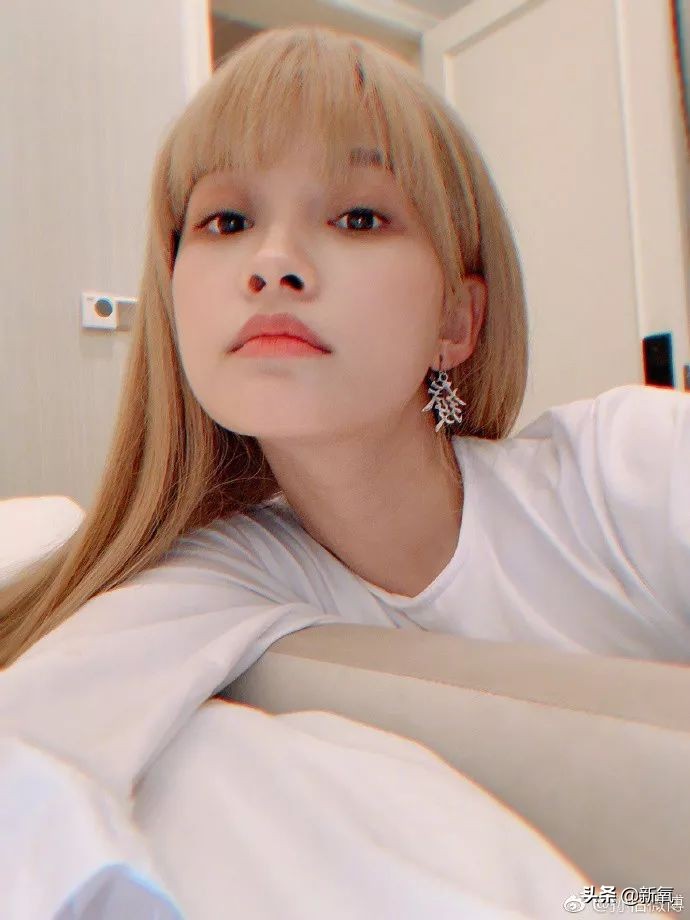 张雨绮带钻石出席活动,张雨绮送一克拉碎钻