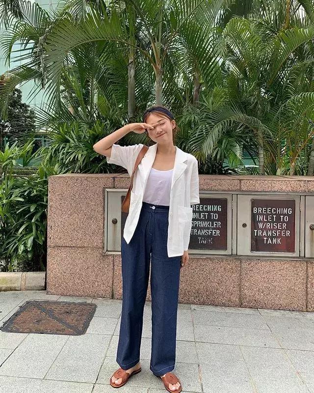 胸大穿衣服特别显胖不上镜,胸大穿衣服怎么不显大