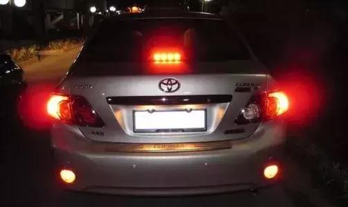 汽车仪表灯都有什么细节,汽车灯都有哪些种类