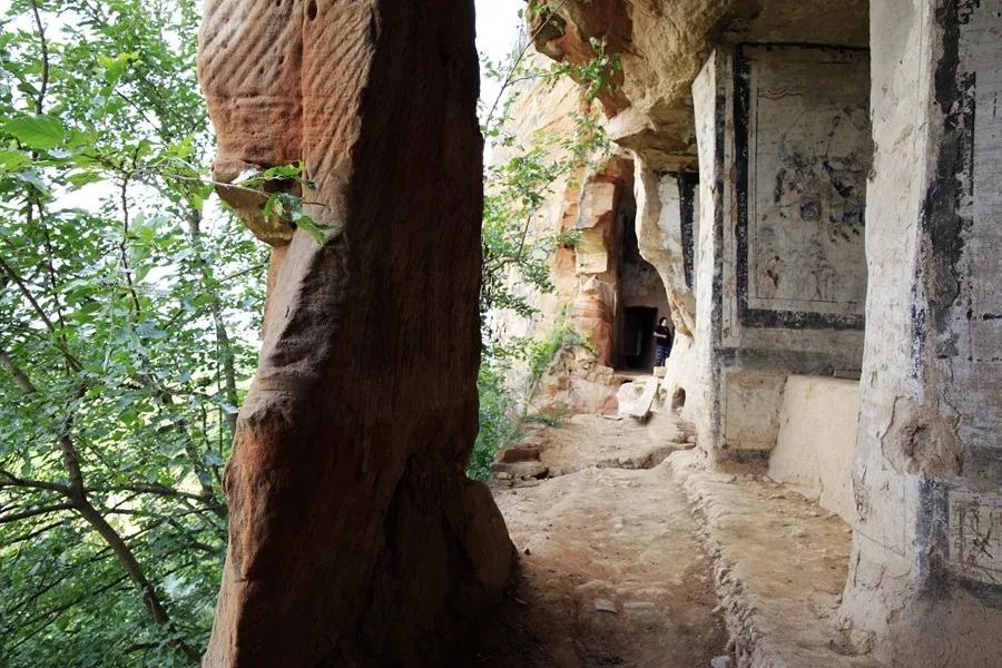 泾川罗汉洞书记,泾川罗汉洞坡传说