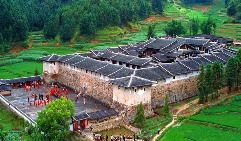 风展红旗如画三明丨如果你的朋友要来永安旅游，请把这条微信发给他