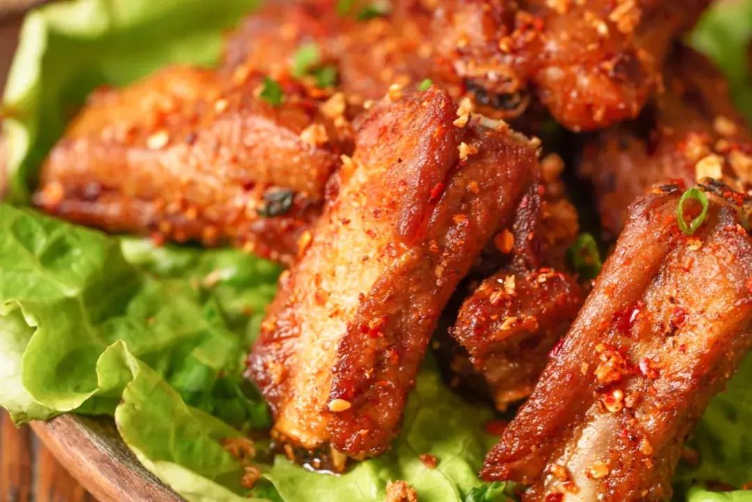 蒜香排骨椒盐排骨最正宗的做法,椒盐蒜香排骨的做法和腌制方法