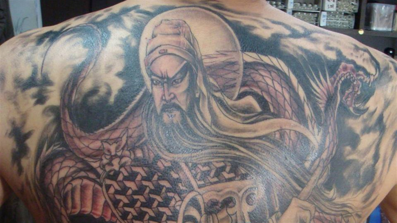 身上纹关公睁眼真的会出事吗,身上纹关公什么意思