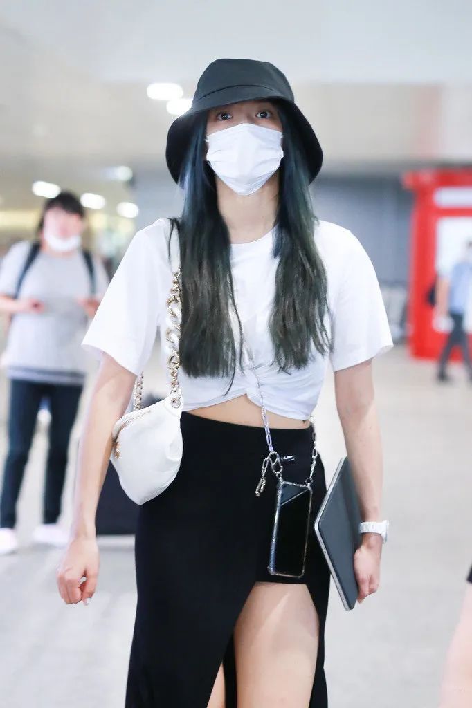 程潇包春卷,程潇背的包