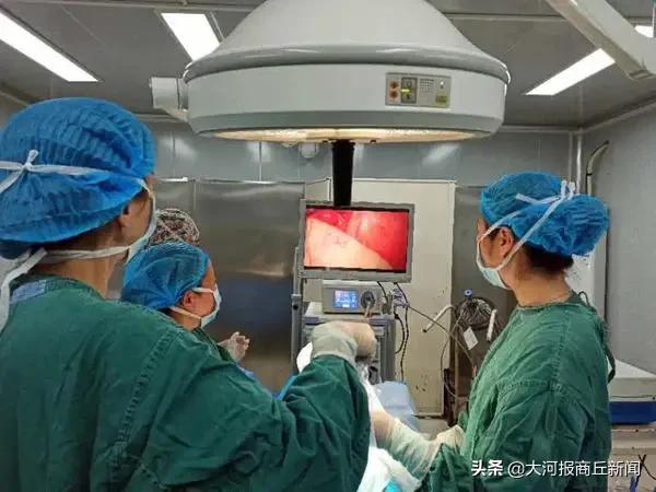 25岁女孩肚子巨型肿瘤,肚子里特大肿瘤的25岁女孩