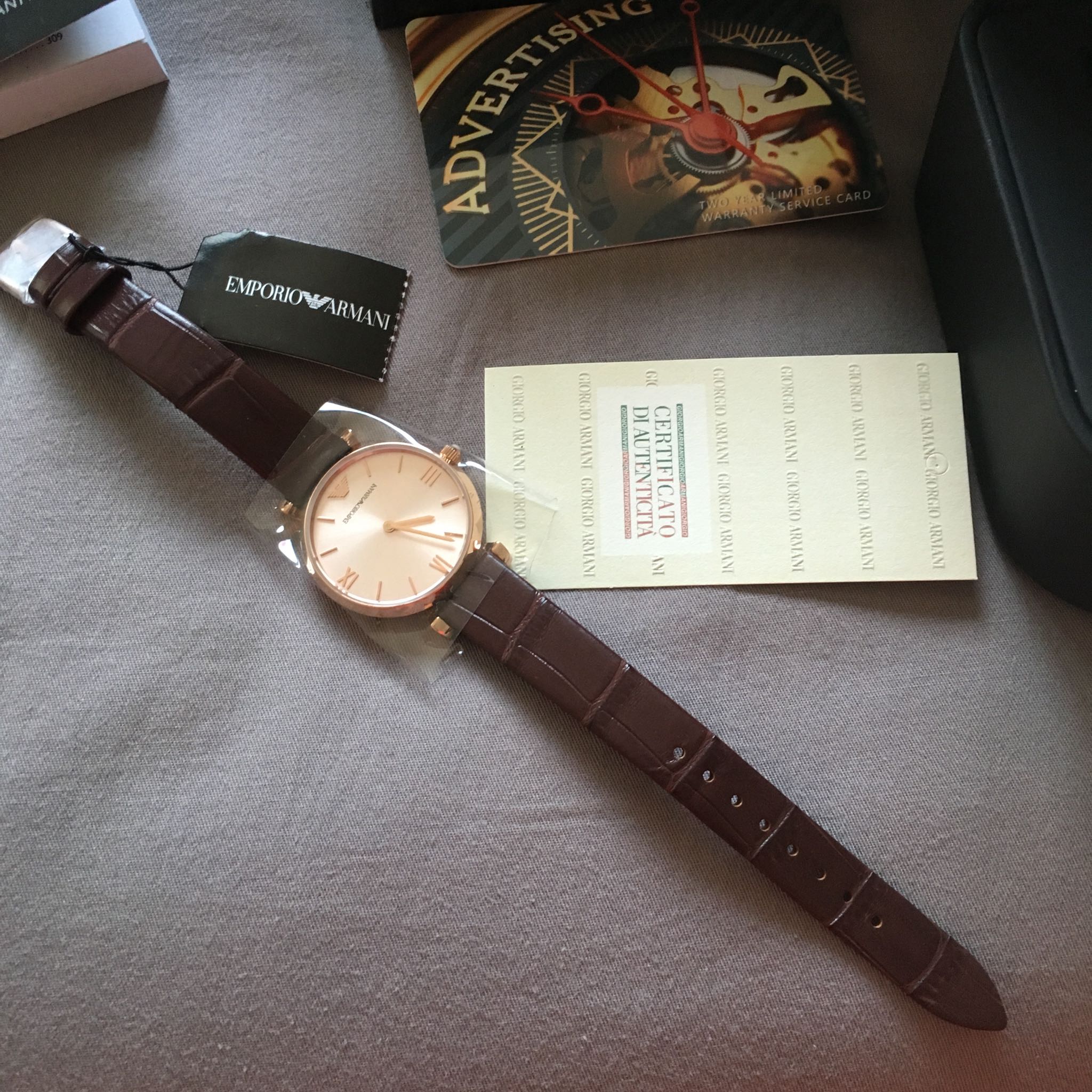 阿玛尼女士手表官方表带,阿玛尼手表怎么样