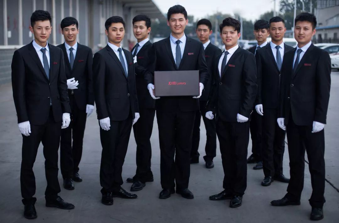 浜笢armani,浜笢armani鏄鍝佸悧