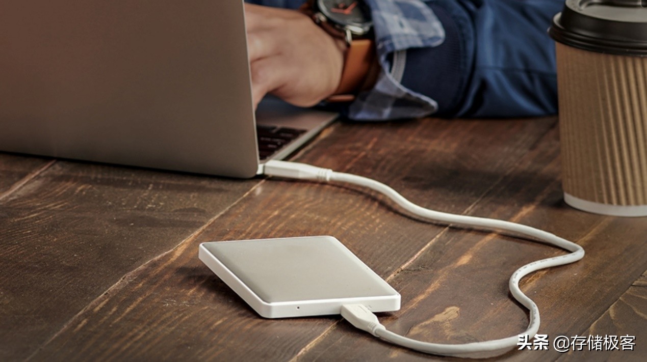 usb3.2u盘测评,usb3.2高速固态u盘和普通2.0u盘