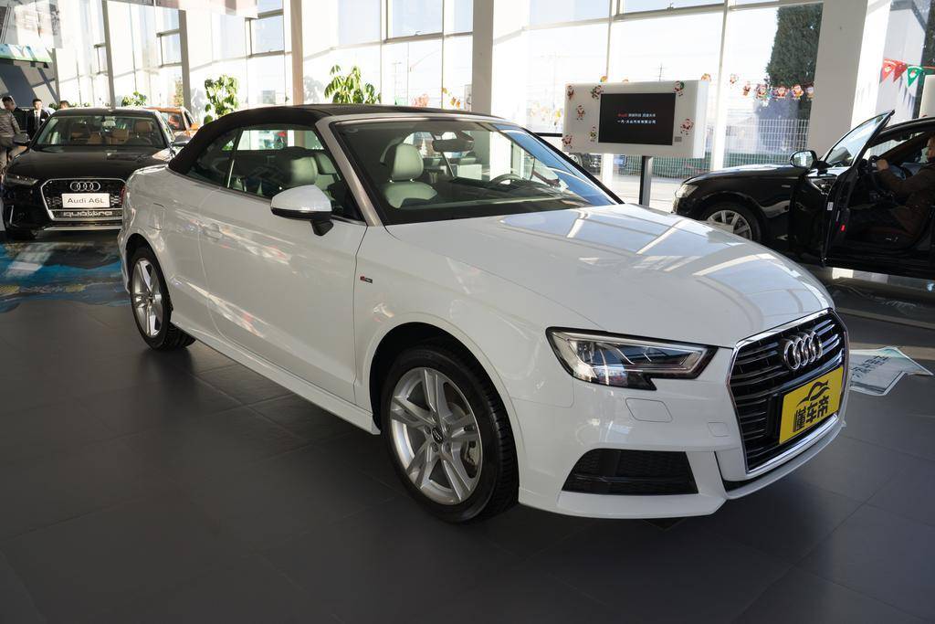 标配2.0T+7速双离合,进口奥迪紧凑敞篷没触控,靠颜值卖车?