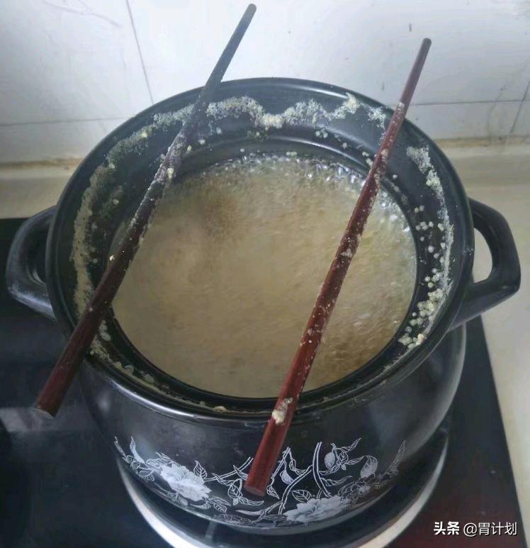 砂锅养锅开锅不裂的方法,新砂锅正确开锅和养锅方法