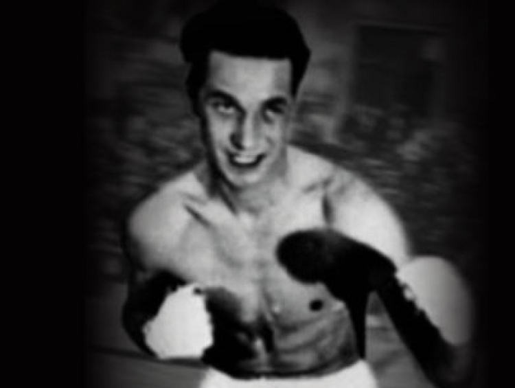 直面困苦，永不言弃！在首届奥斯威辛黑拳赛中夺冠的波兰拳王