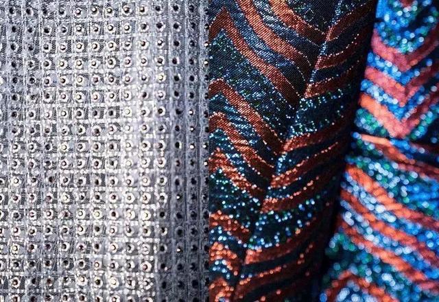 ep雅莹走秀2019,ep雅莹黑裙子