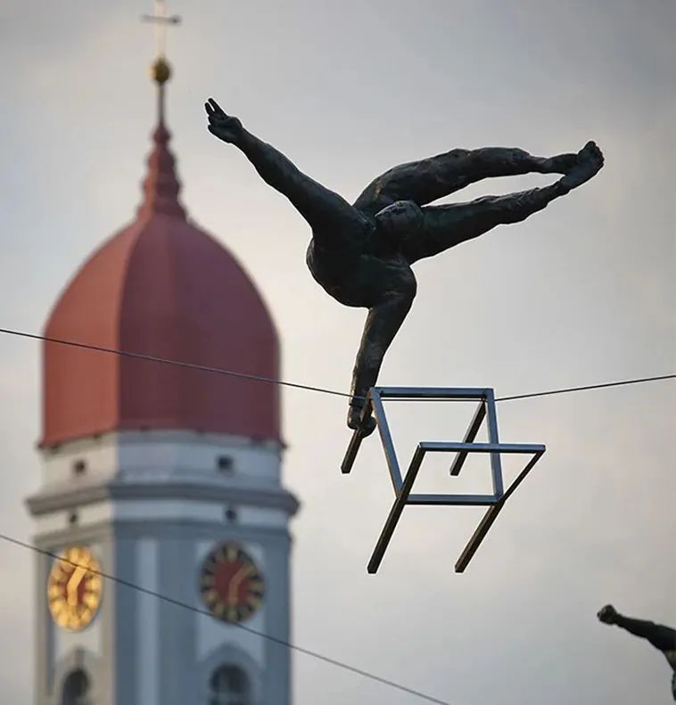 十大创意雕塑作品,创意雕塑100例