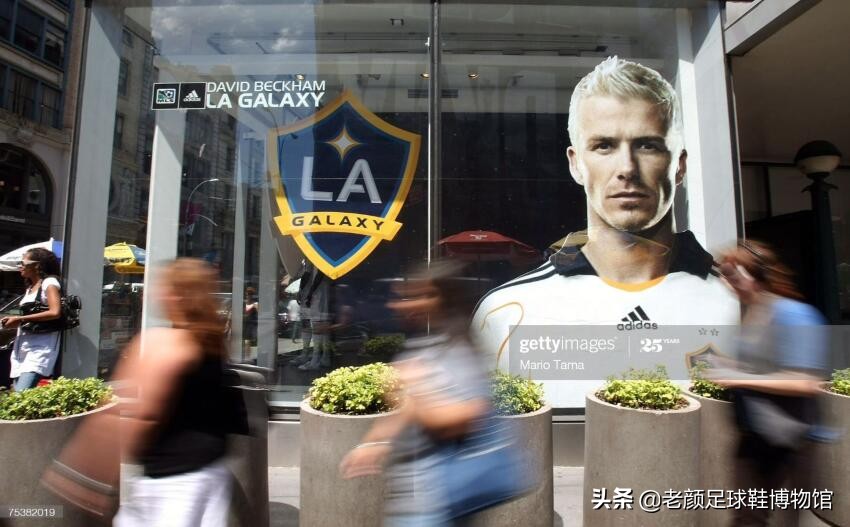 同是穿鞋挑剔的强迫症球星,10年前托尼克罗斯为小贝测试猎鹰鞋