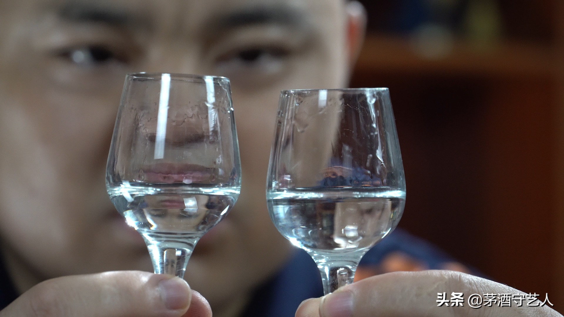 茅酒守艺人酱香经典品酒视频,茅酒守艺人评荣和烧坊