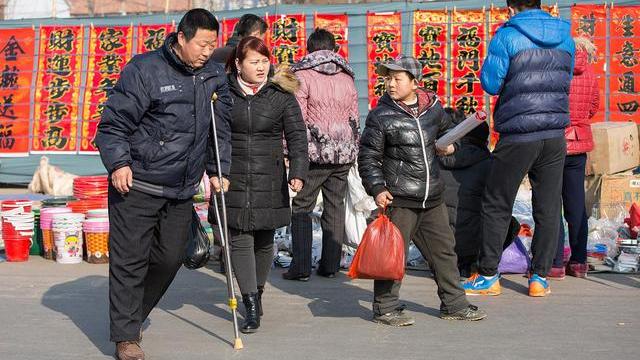 为什么美国的钱可以叫美金,美国人将美元称之为人民币吗