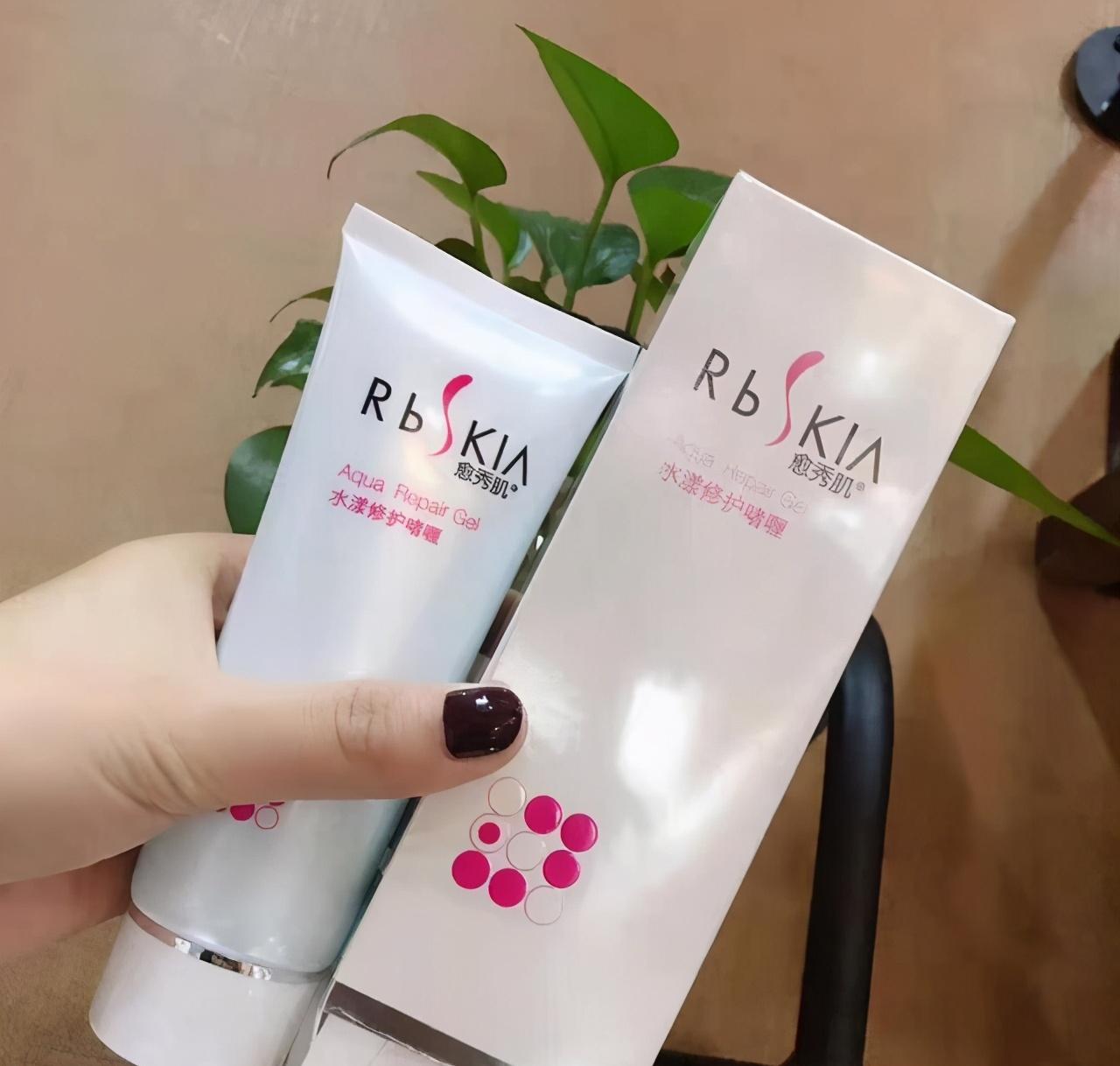 为何你的底妆总卡粉,为什么底妆没有瑕疵了感觉假