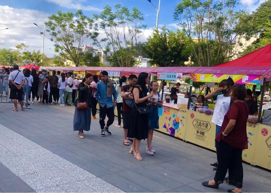 大理夜市水果小吃一条街,大理兴盛附近夜市哪里最热闹