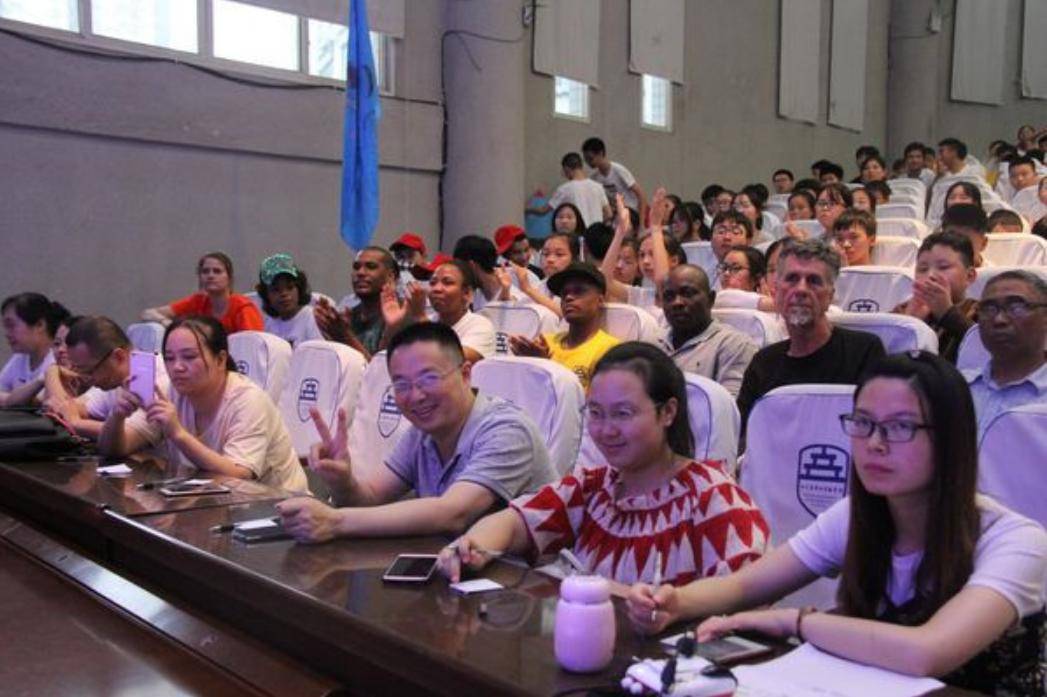 我校举办的英语情景剧大赛,邻水实验学校英语夏令营活动