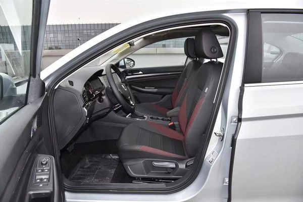 空间大动力好舒适性好的轿车推荐,宝来2023款1.5l自动畅行限量版动力