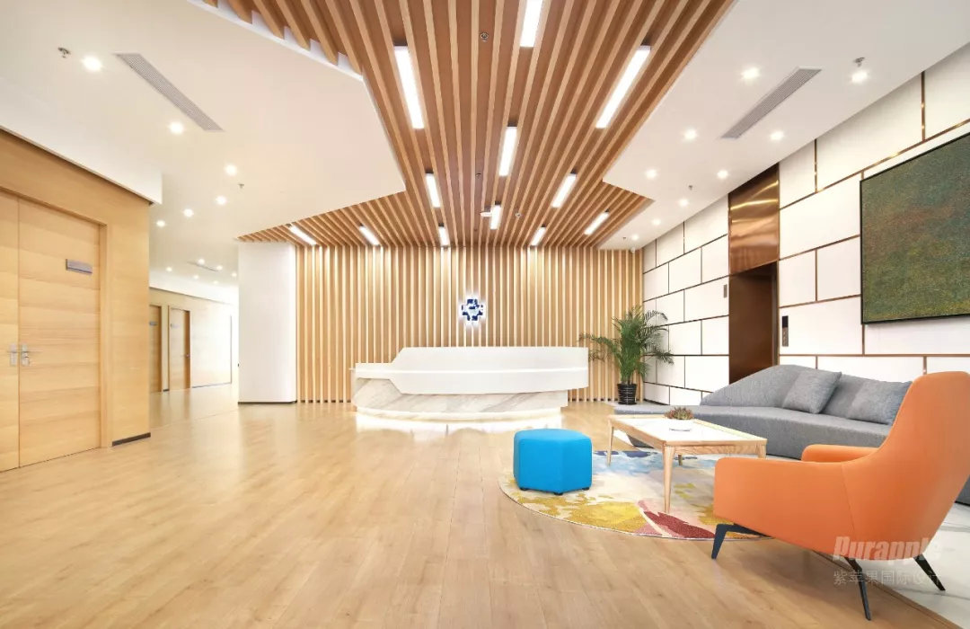 简约办公室装修案例实景照片,100多平办公室装修设计高端感