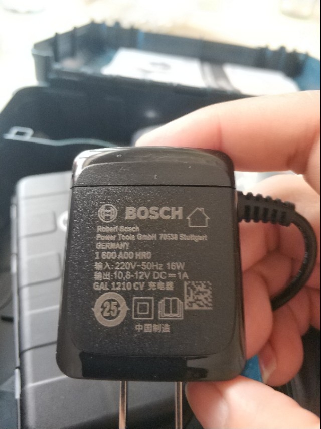 博世gsb12手电钻开关拆解,博世gsb120手电钻电池