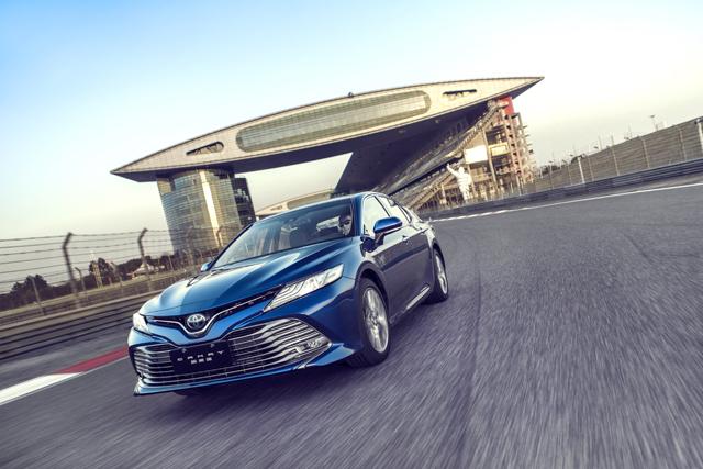 站在车上原地跳,站在车顶原地跳会怎么样