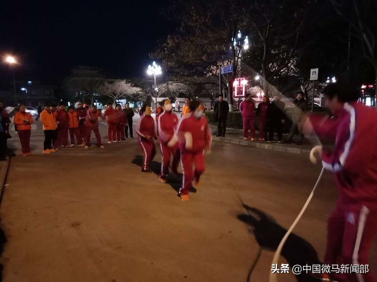 海州体育馆一路同行健步队,连云港微马海州健步队