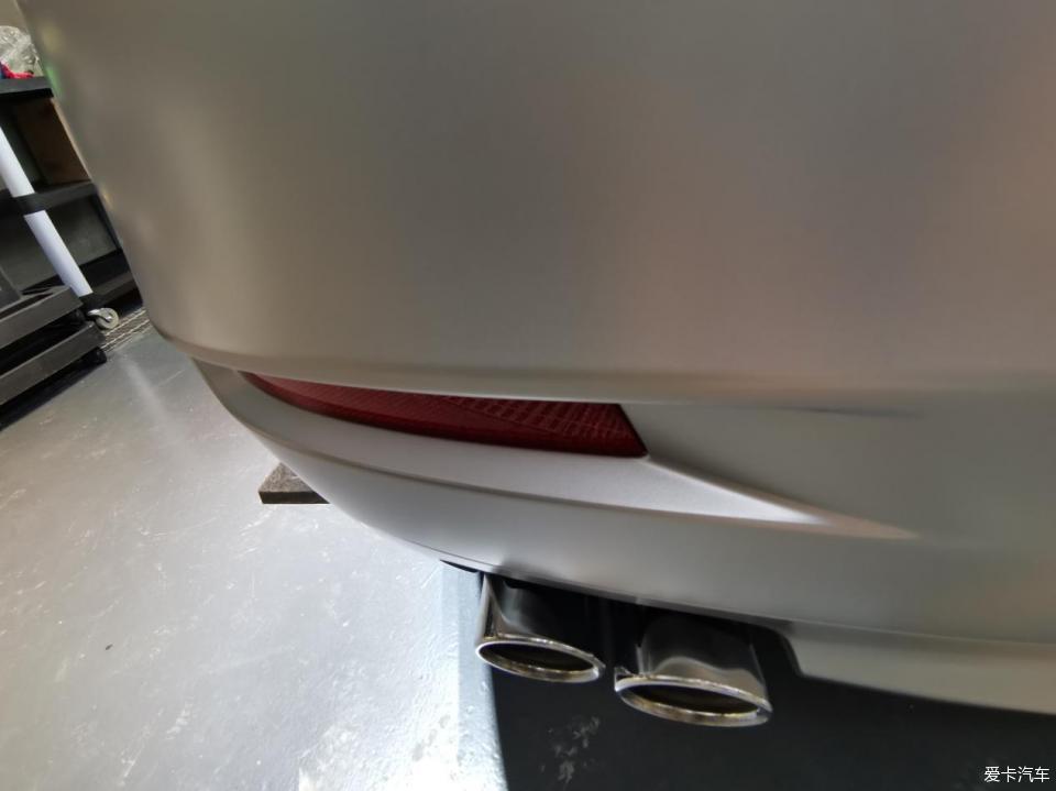 宝马5系贴膜改色罗曼尼红双拼,宝马5系贴膜改色