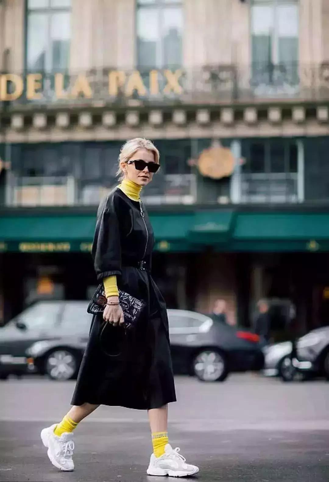 杨幂热巴穿的这些款式超出彩,杨幂热巴实力种草的牛仔外套