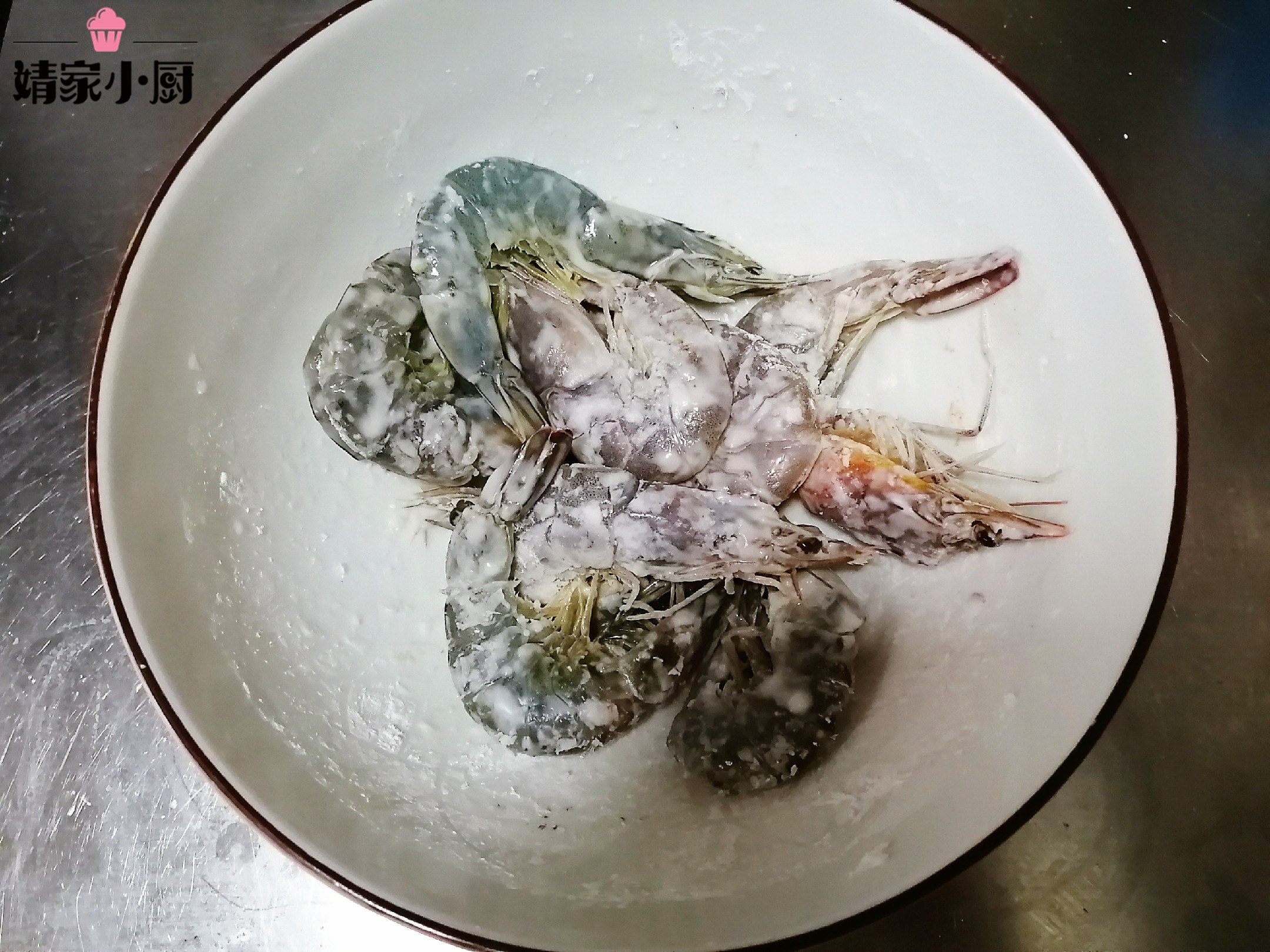 口感酥脆的避风塘炒虾,白灼虾10分钟快手菜