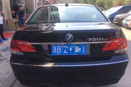 为什么说人生绕不过一台宝马,为什么人生绕不开一辆奔驰