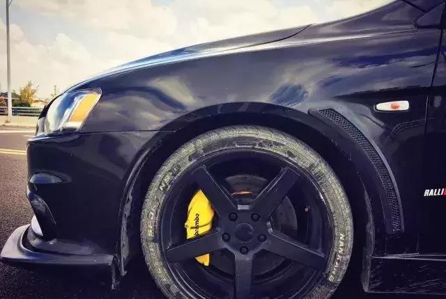 街霸三菱翼神改装,三菱evo街霸改装