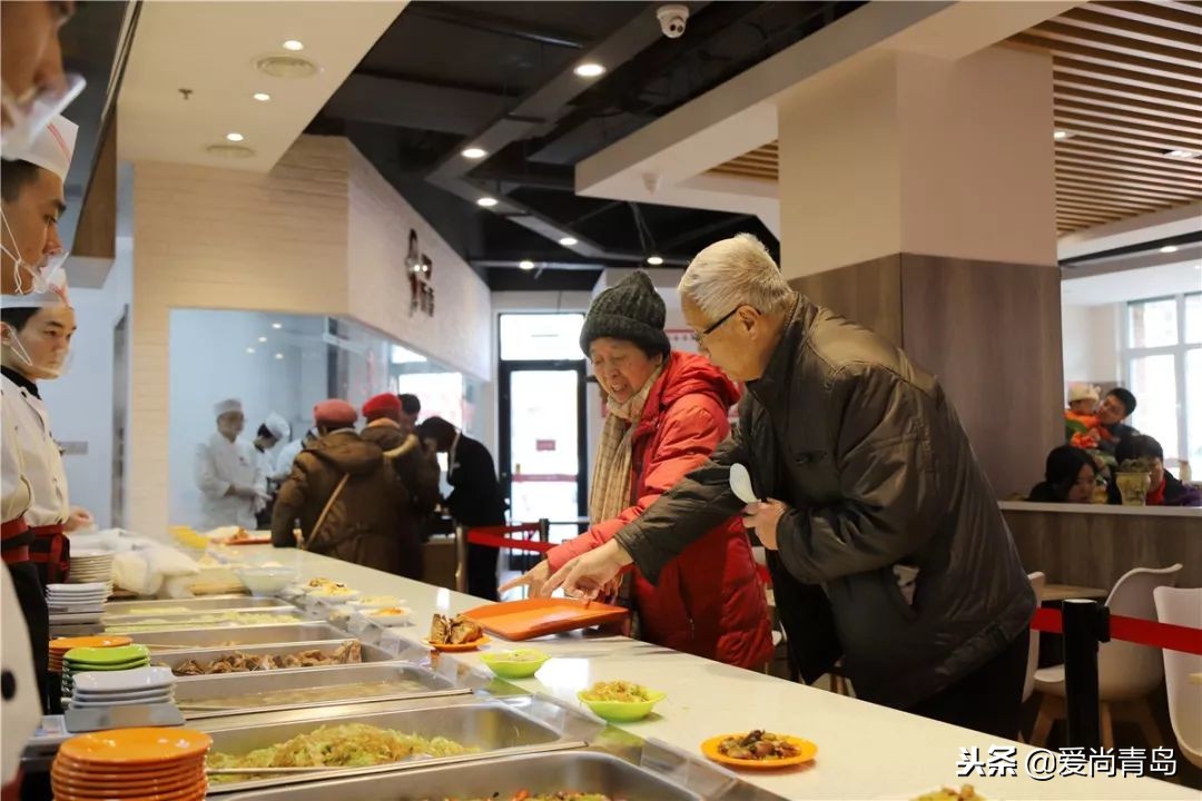 青岛社区助老食堂,青岛60岁老人自助餐半价的餐厅