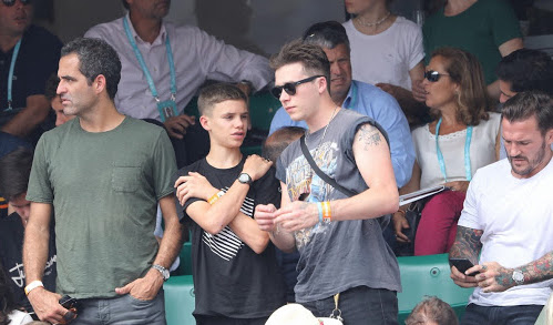 小贝的足球业后继无人！大布带三弟赤裸登刊，克鲁兹八块腹肌贼棒