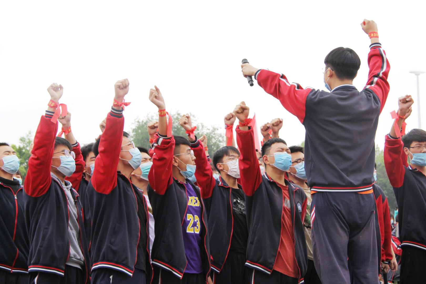 “激情二高”:一路发展一路歌