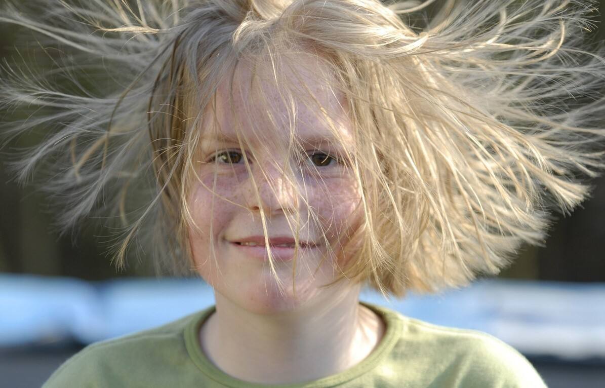 羽绒服可以用洗衣机甩干会爆炸吗,羽绒服洗衣机洗爆炸怎么补