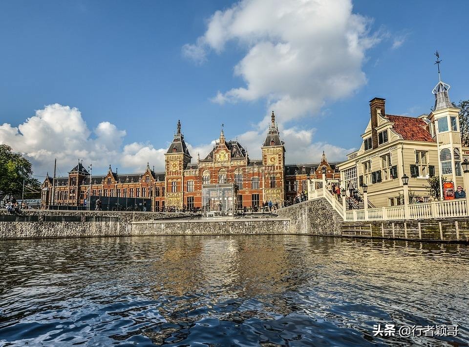 荷兰阿姆斯特丹毒品合法吗,荷兰阿姆斯特丹满大街都是白人