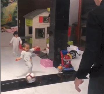 c罗和迷你罗最新消息,c罗二儿子训练